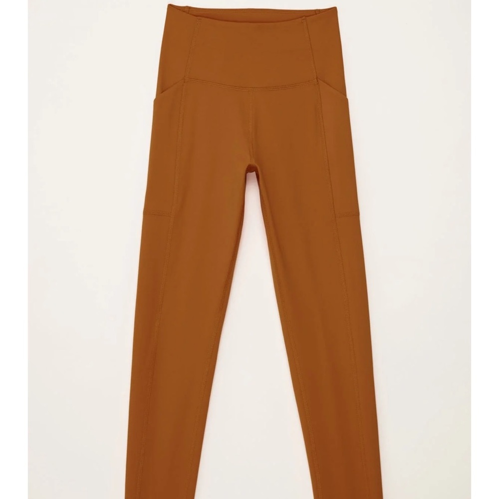 Saddle High-Rise Pocket Legging (medium)